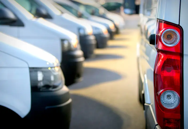 Fourgonnette utilitaire disponible en location longue durée au Maroc