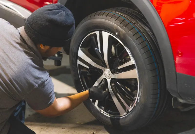 Entretien et remplacement de pneus avec Locafinance