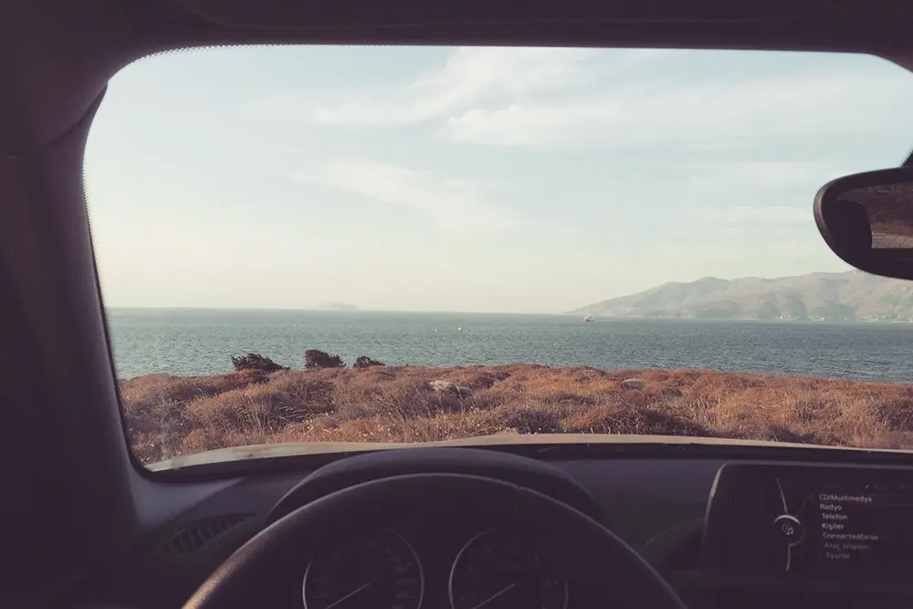 Acheter ou louer une voiture en LLD au Maroc ? Faites le bon choix avec Locafinance